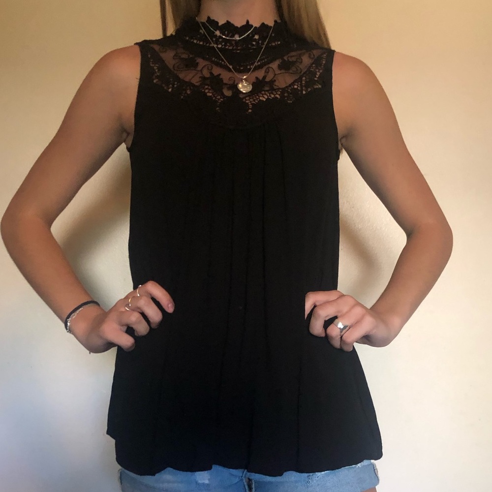 SUPER CUTE SMALL LACE TOP